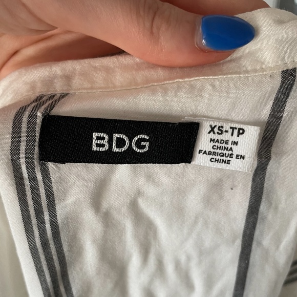 UO BDG White with Black Vertical Stripes Collared Button Down - Picture 3 of 3